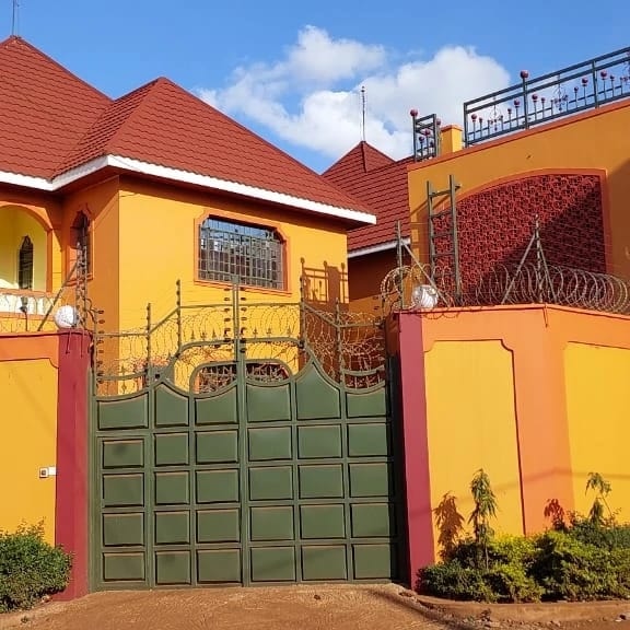 newly built 4 bedroom maisonette plus sq to let (kenyatta rd)