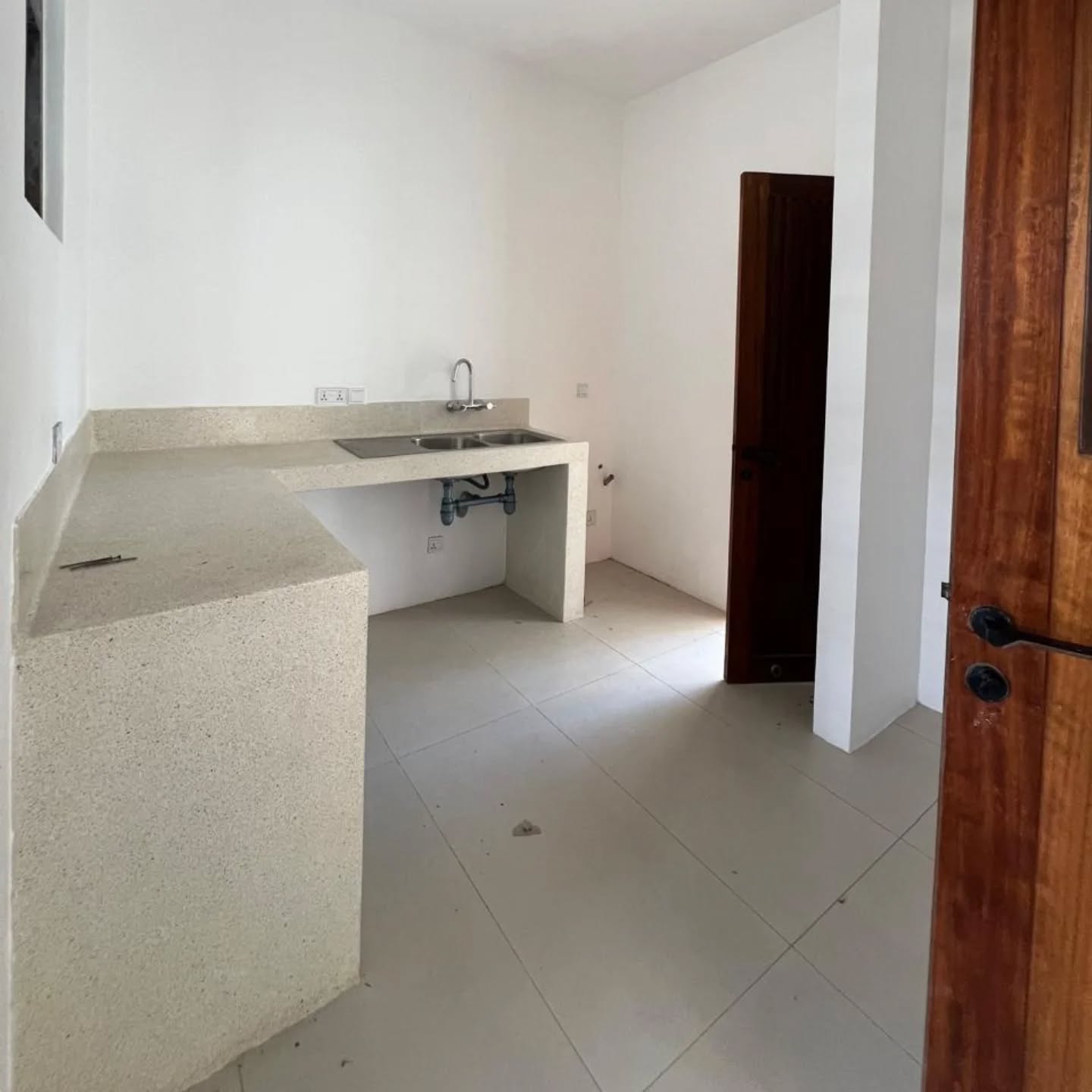 Newly Built 4-Bedroom Townhouse + DSQ For Sale in Nyali Image