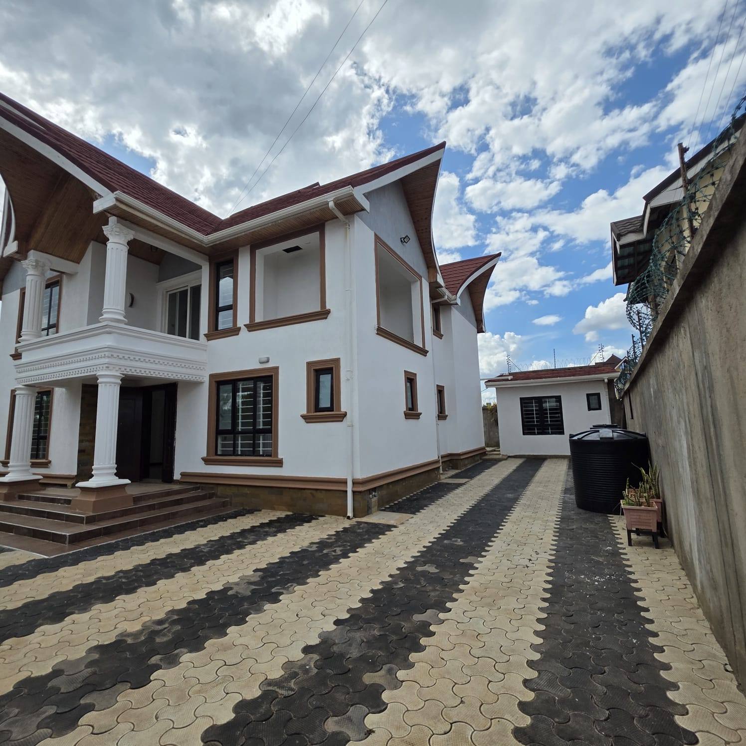 NEWLY BUILT 5-BEDROOM MAISONETTE FOR SALE-KAMAKIS ,RUIRU