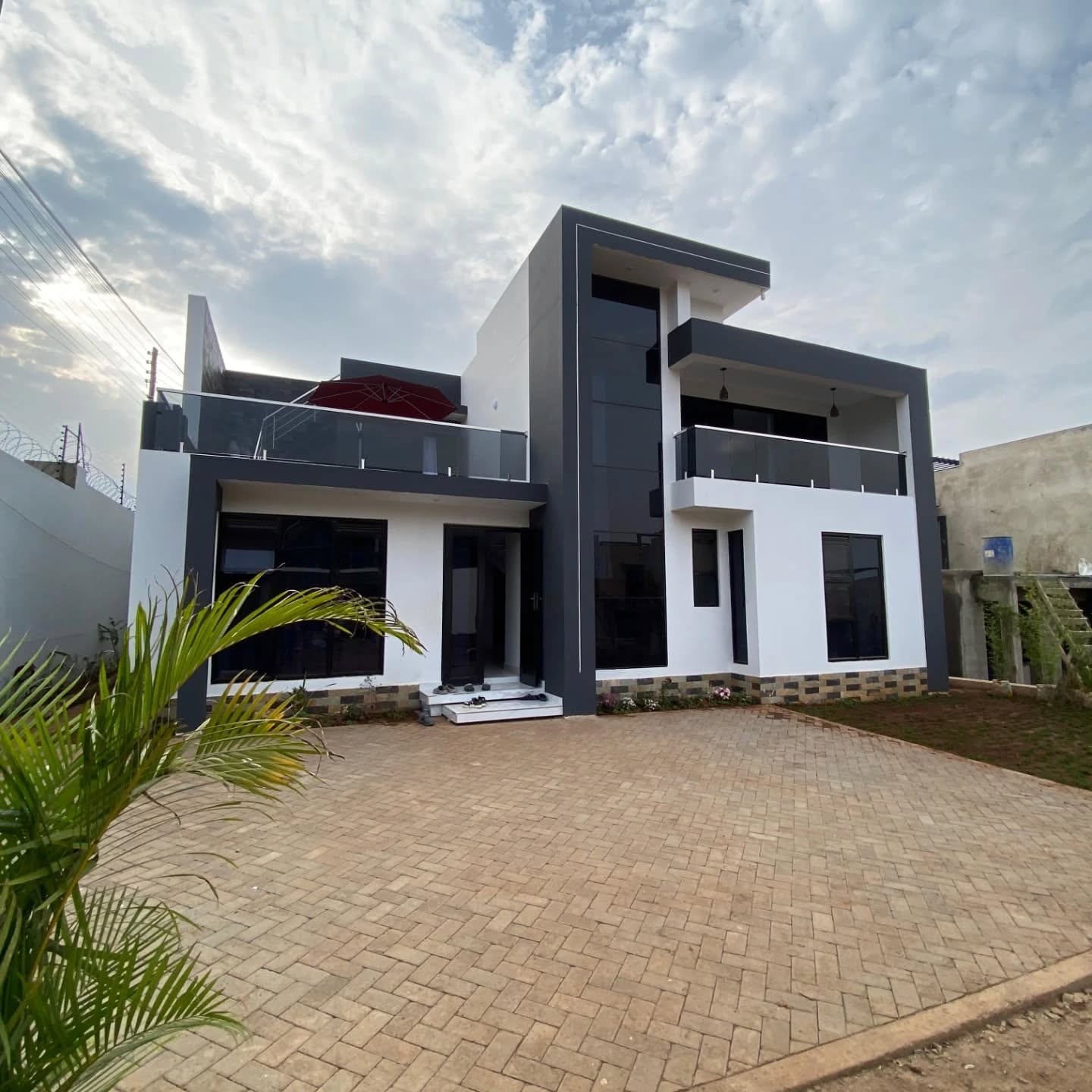 Newly Built 5 Bedroom Mansionate for Sale in Ruiru, Daykio