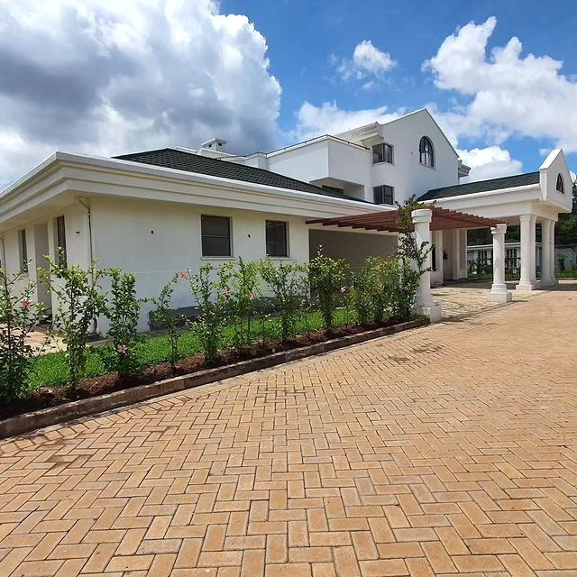 Newly built 5 bedroom villa to let in Karen.