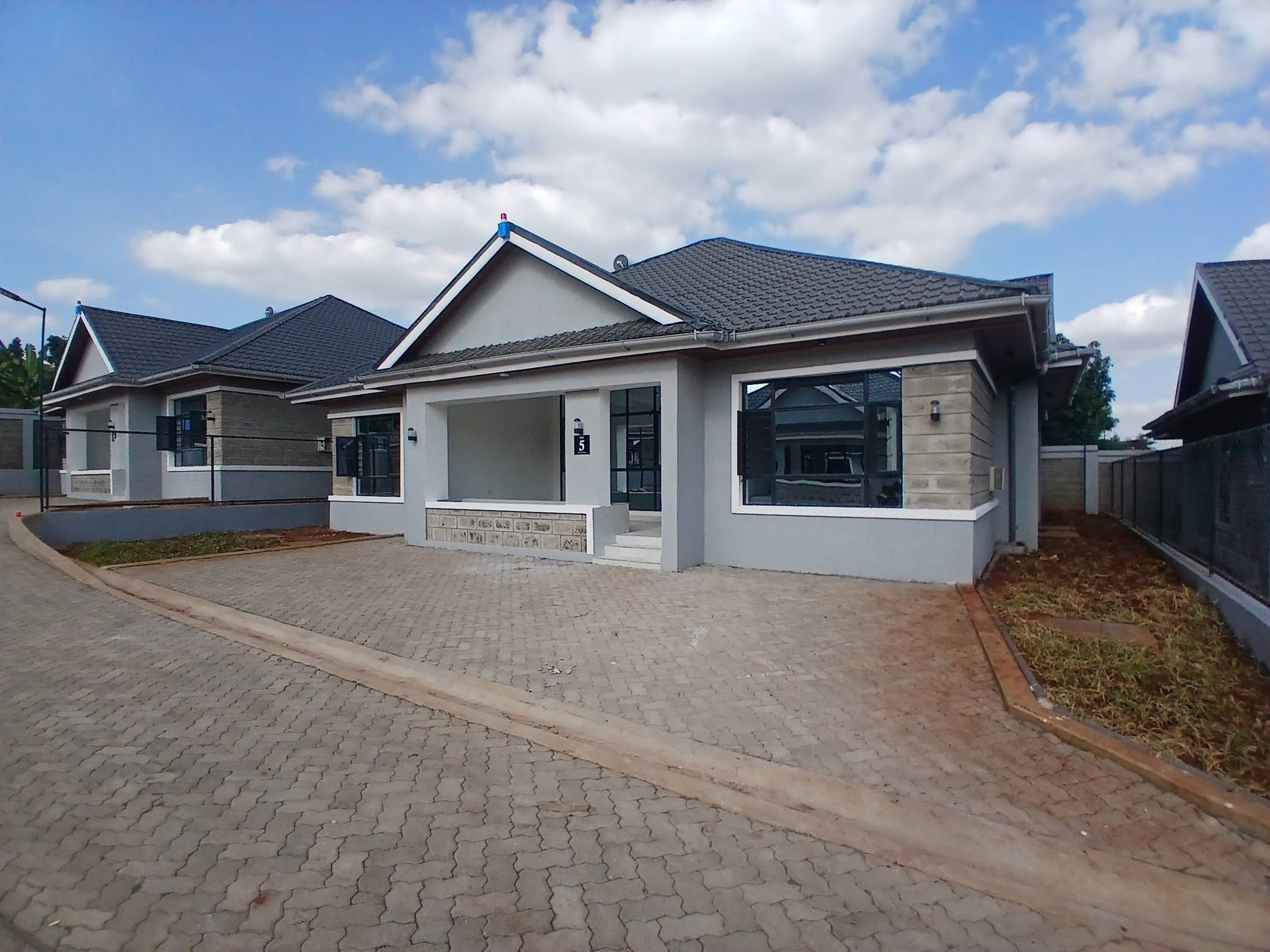 Newly built Flat Pitch 4 bedroom bangalows for sale in Ruiru, Mugutha Image