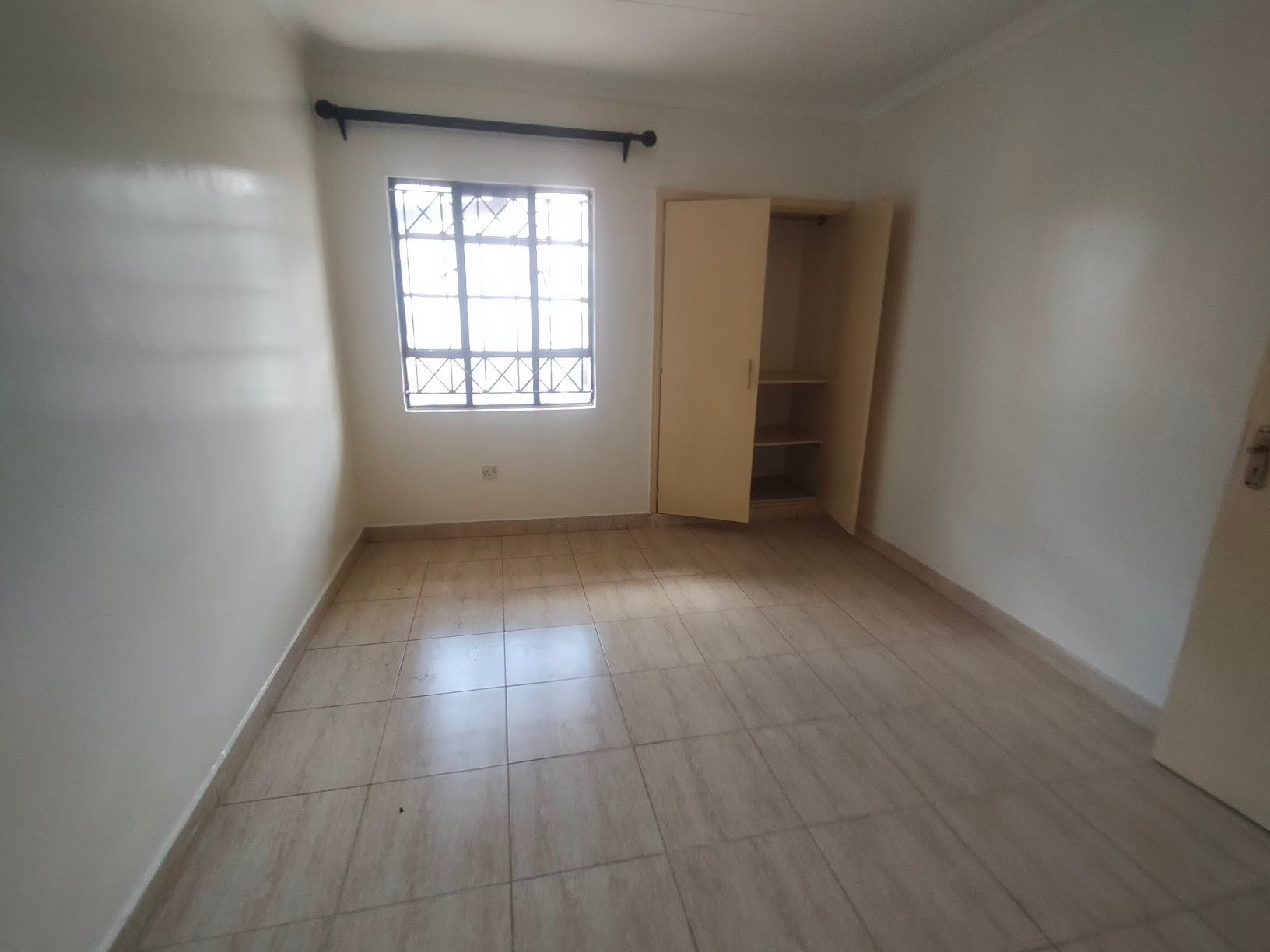 NEWLY RENOVATED 2 BEDROOM APARTMENT TO LET IN NAIROBI WEST