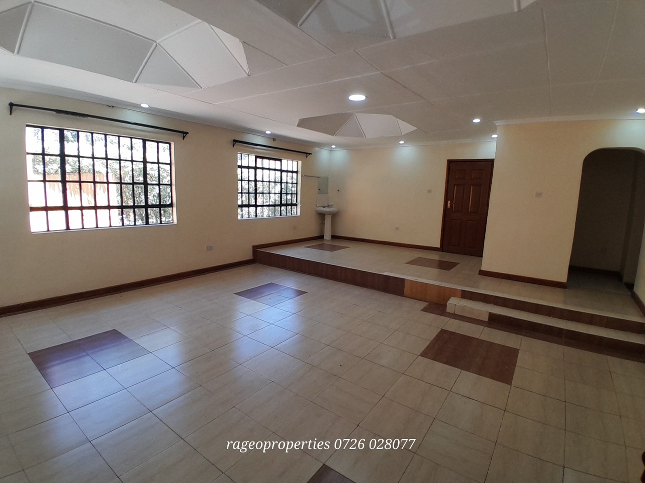 Newly renovated 3 bedroom bungalow plus sq to Let in Karen ,Nairobi Image