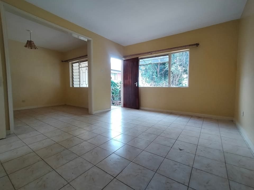 Newly renovated 3 bedroom Maisonette plus sq to let in langata