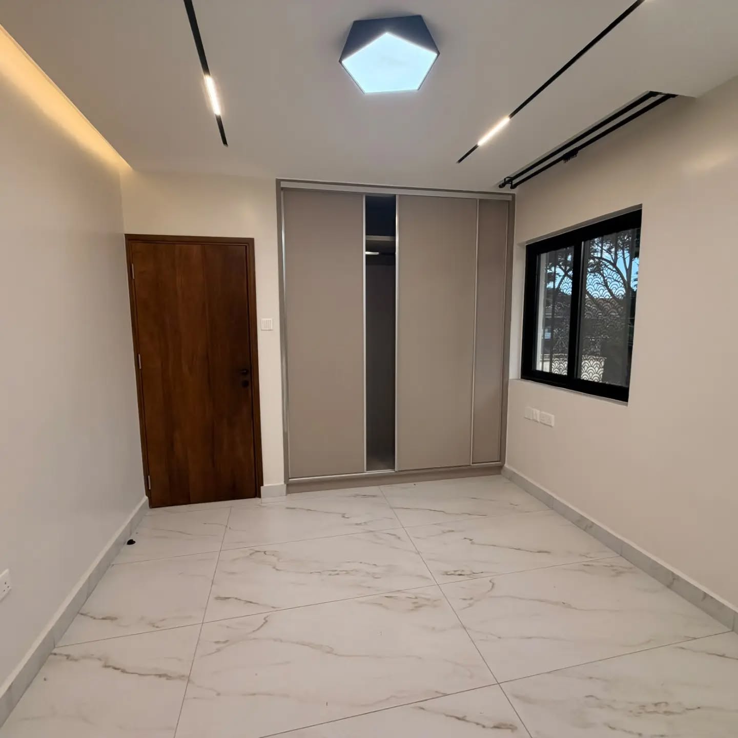 newly renovated 4 bedroom maisonette for rent in parklands Image