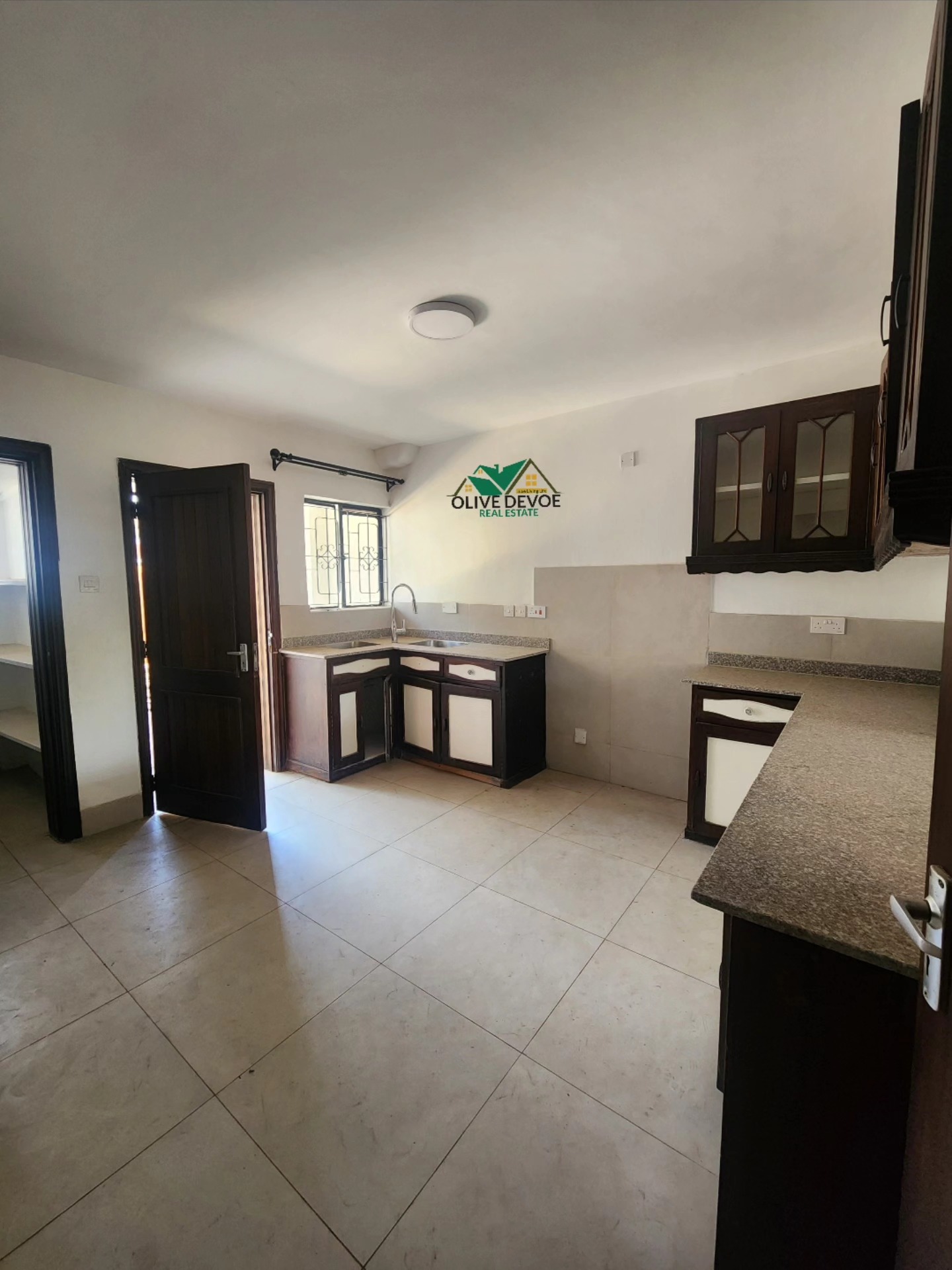 Newly renovated 4 bedroom townhouse to let in Ngong Road Image