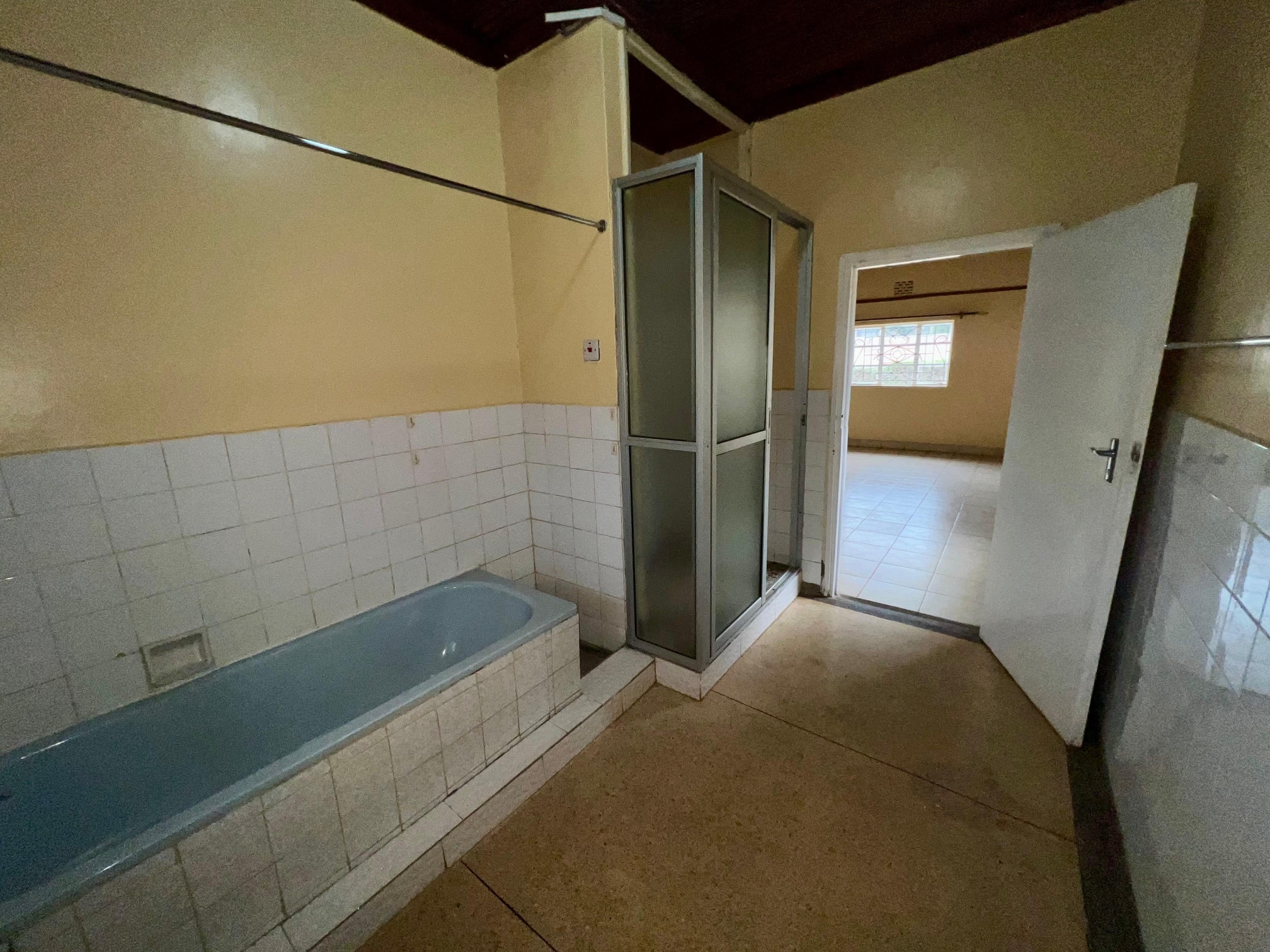 Newly renovated 5 bedroom bungalow to let waiyaki way ( mountain view) Image
