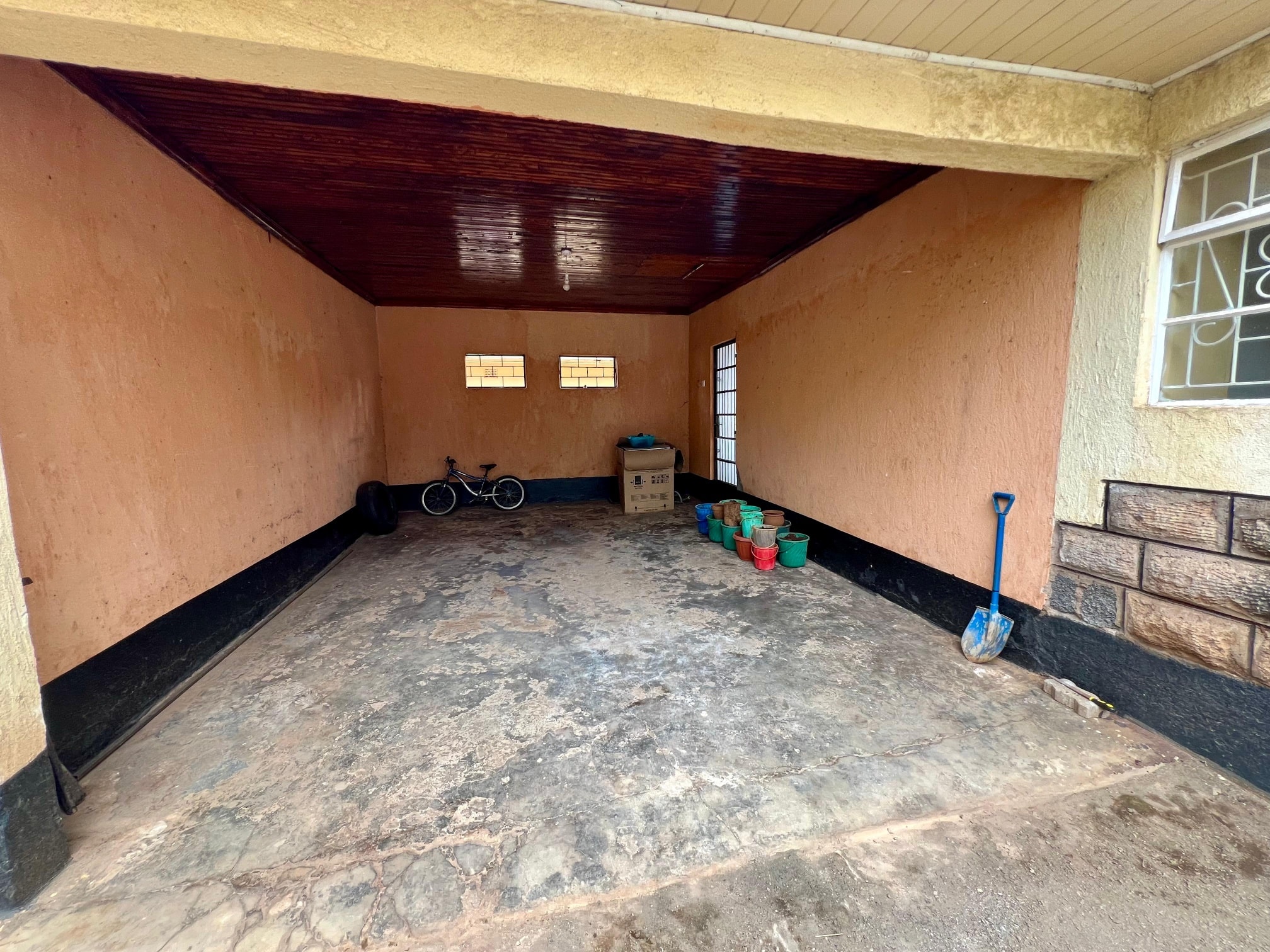 Newly renovated 5 bedroom bungalow to let waiyaki way ( mountain view) Image