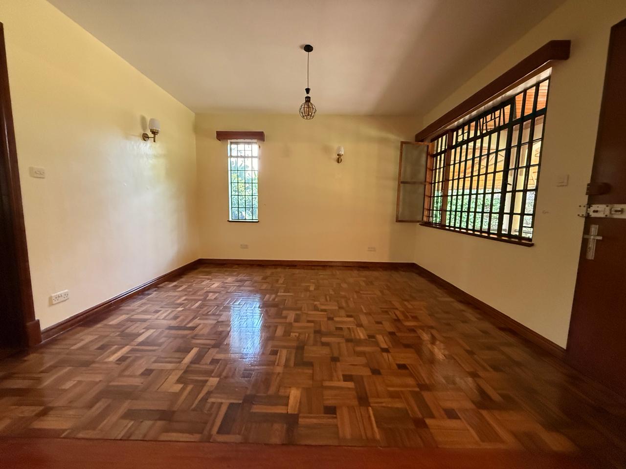 Nyari 6br house on 0.4acre Image
