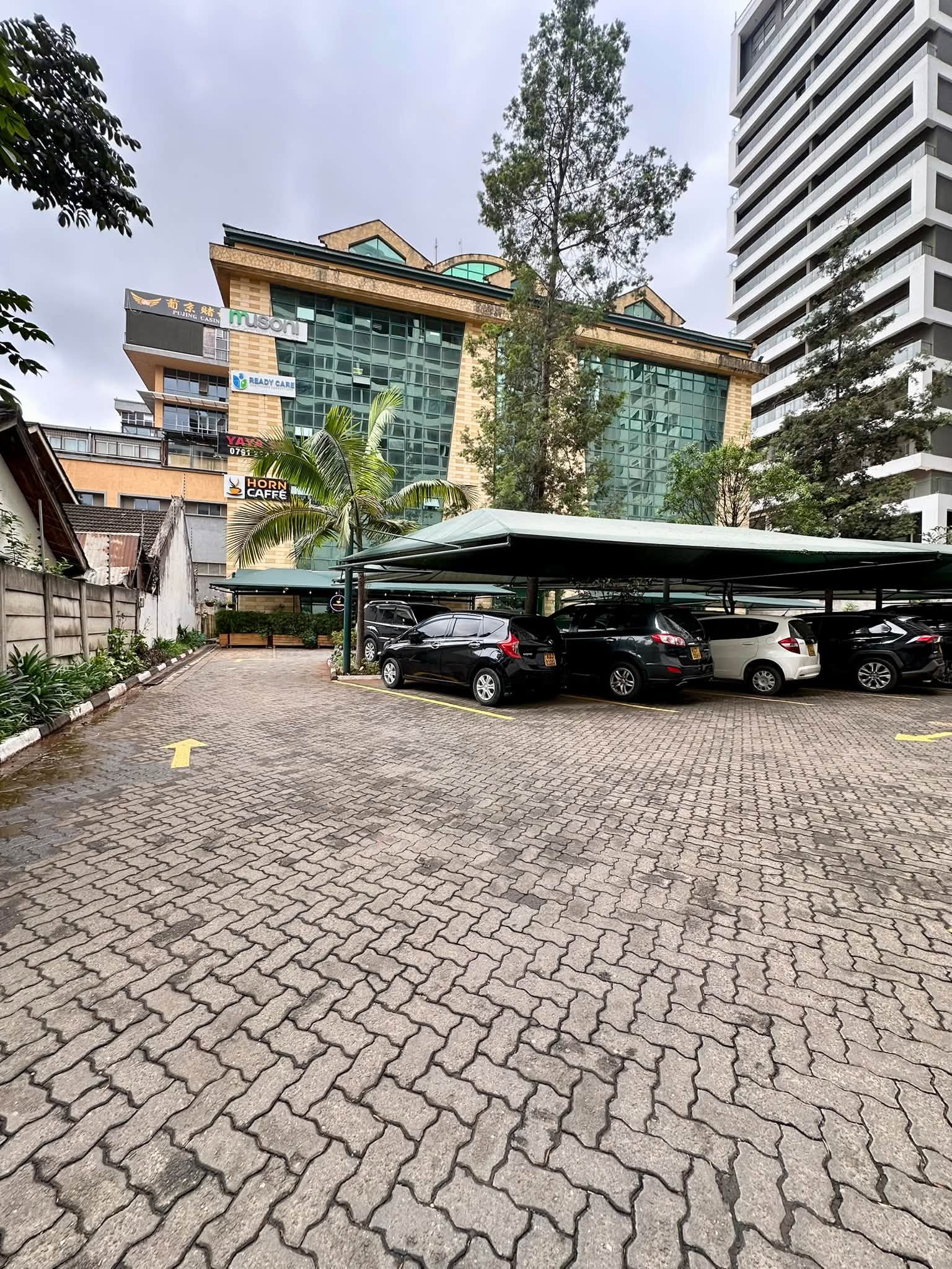 office space to let in yaya center