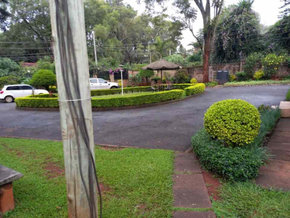 5 bedroom commercial house for rent in Westlands