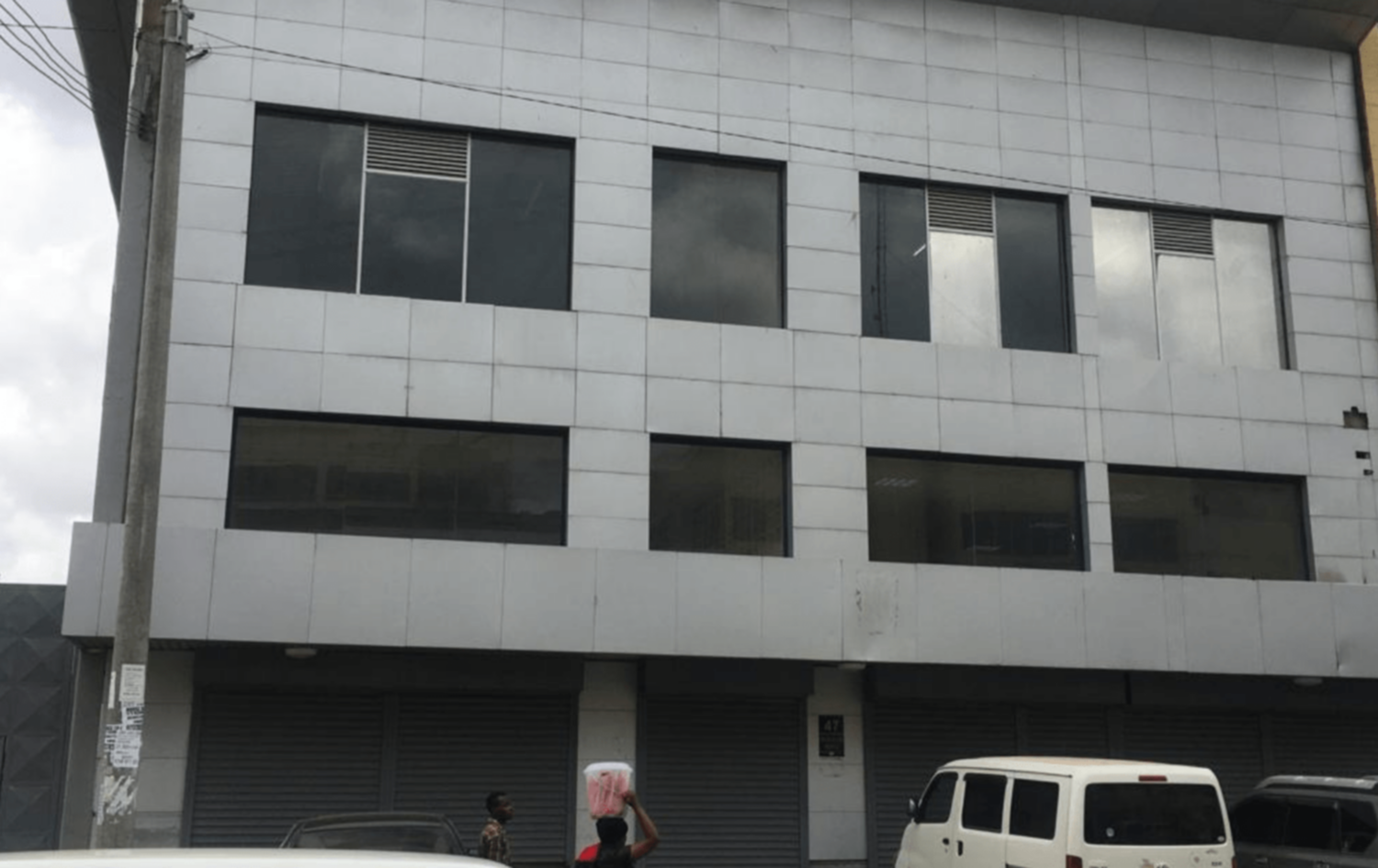 Offices in commercial building in Industrial area for rent