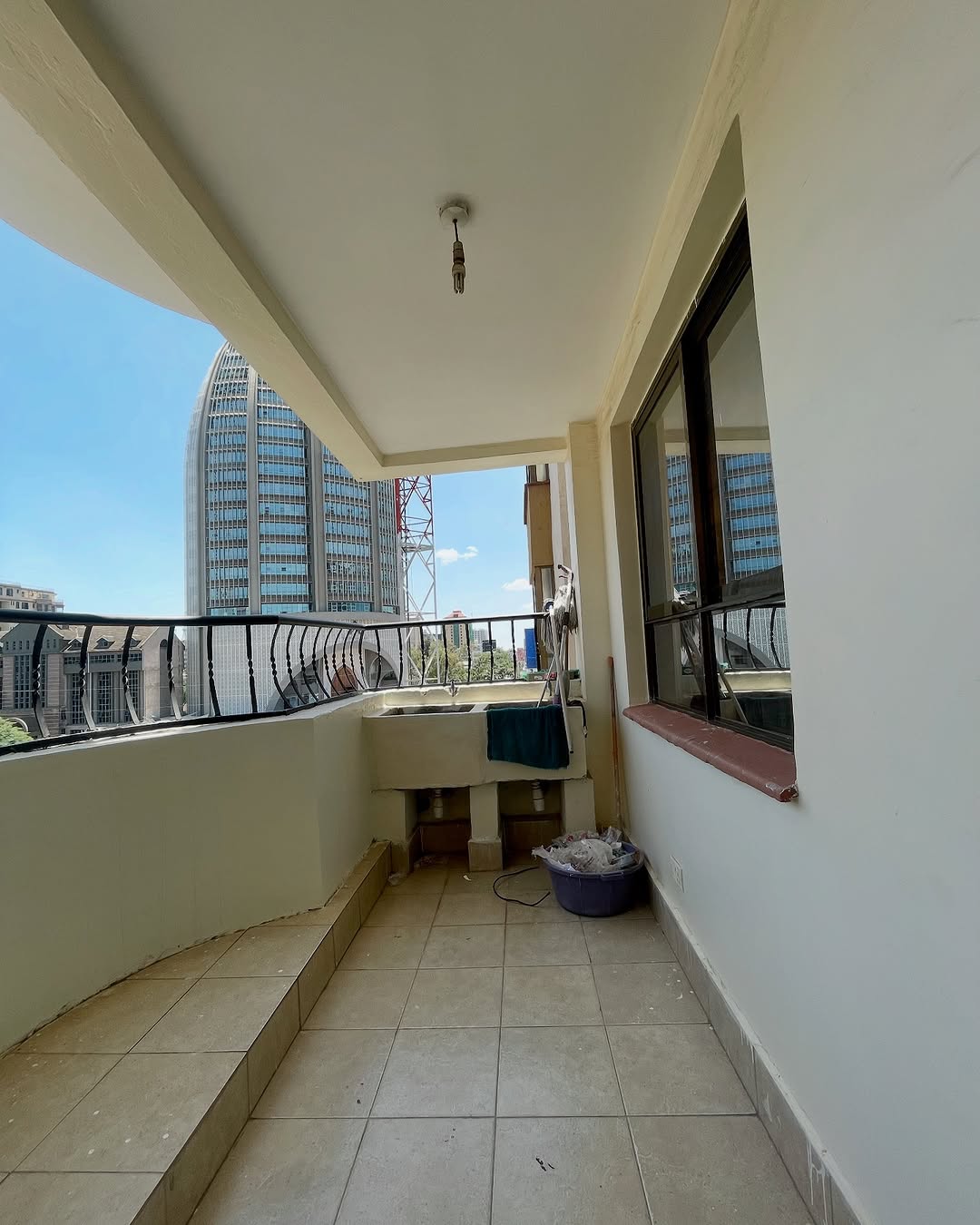 ommercial 3 bedroom apartment to let kilimani Image