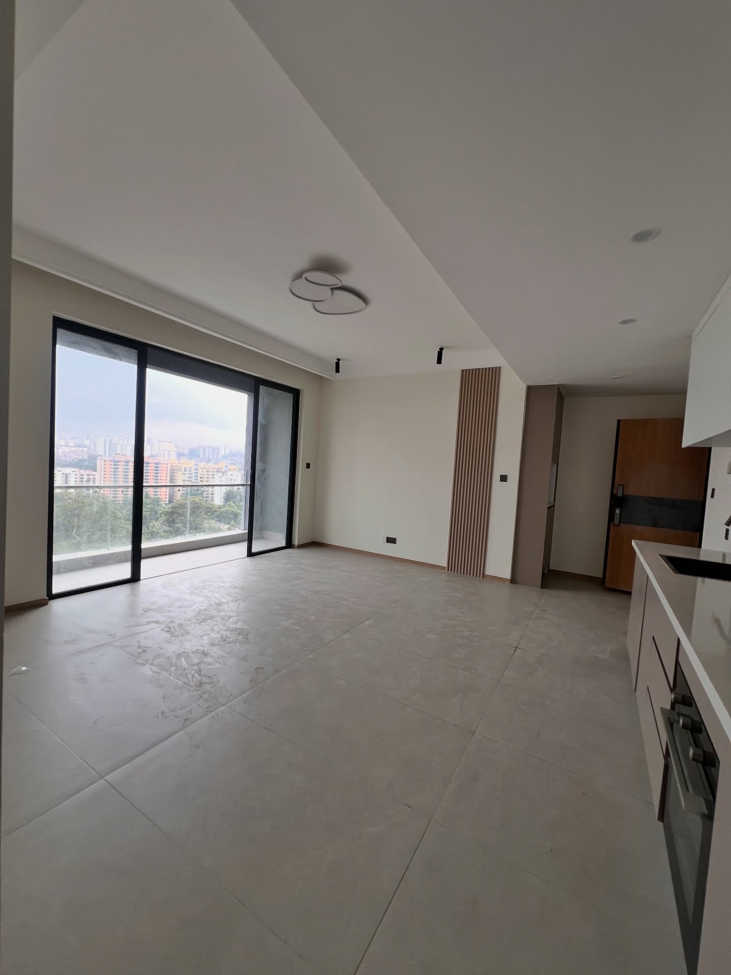 ONE BEDROOM APARTMENT FOR SALE IN RIVERSIDE DRIVE