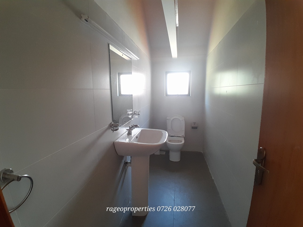 Outstanding 1 bedroom cottage to let in karen Image
