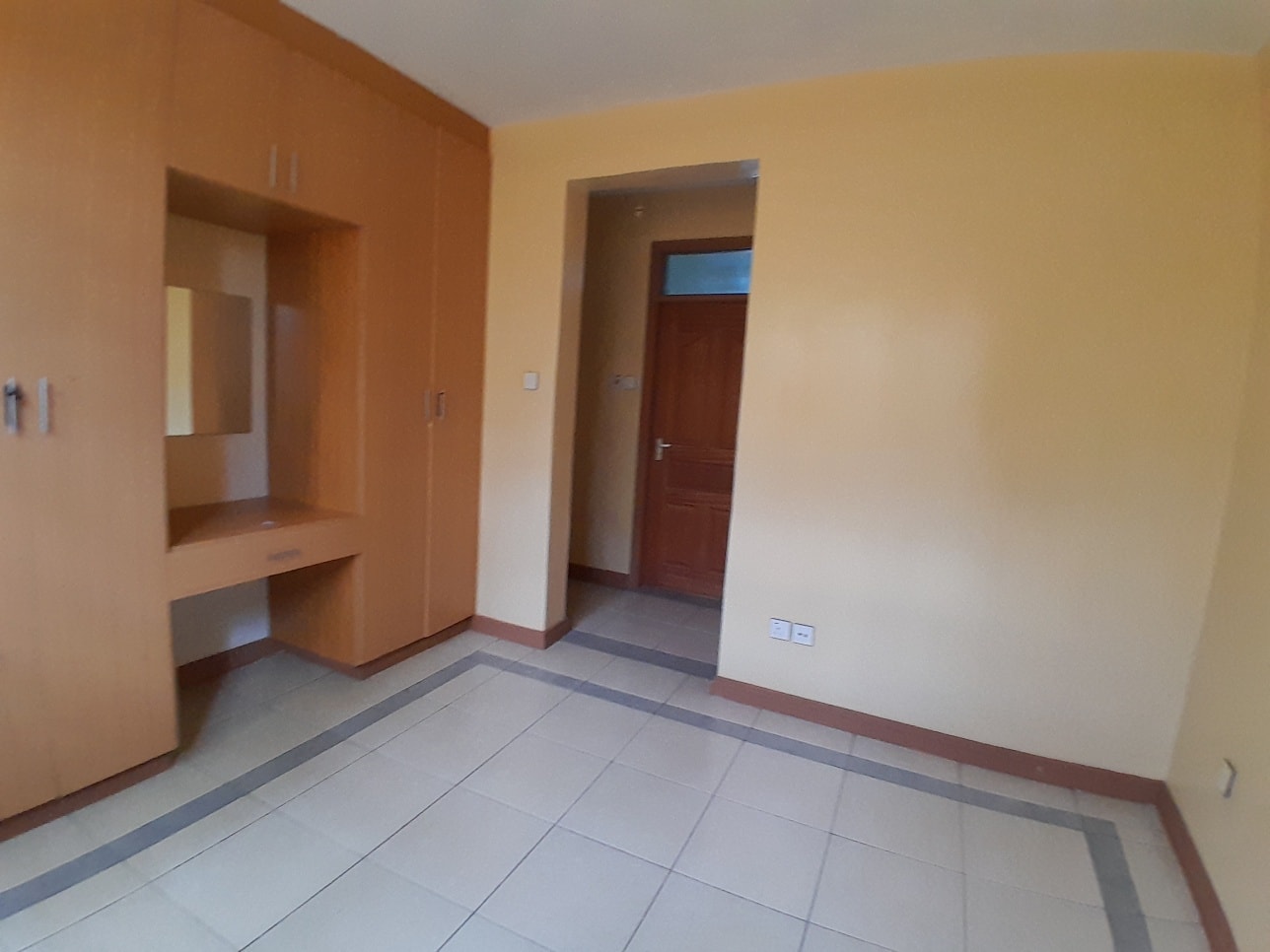 outstanding 2 bedroom apartment to let in Kerarapon Image