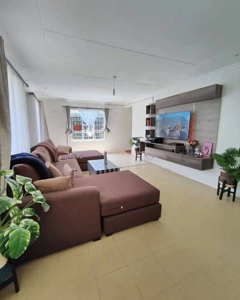 Outstanding 2 bedroom bungalow to let karen
