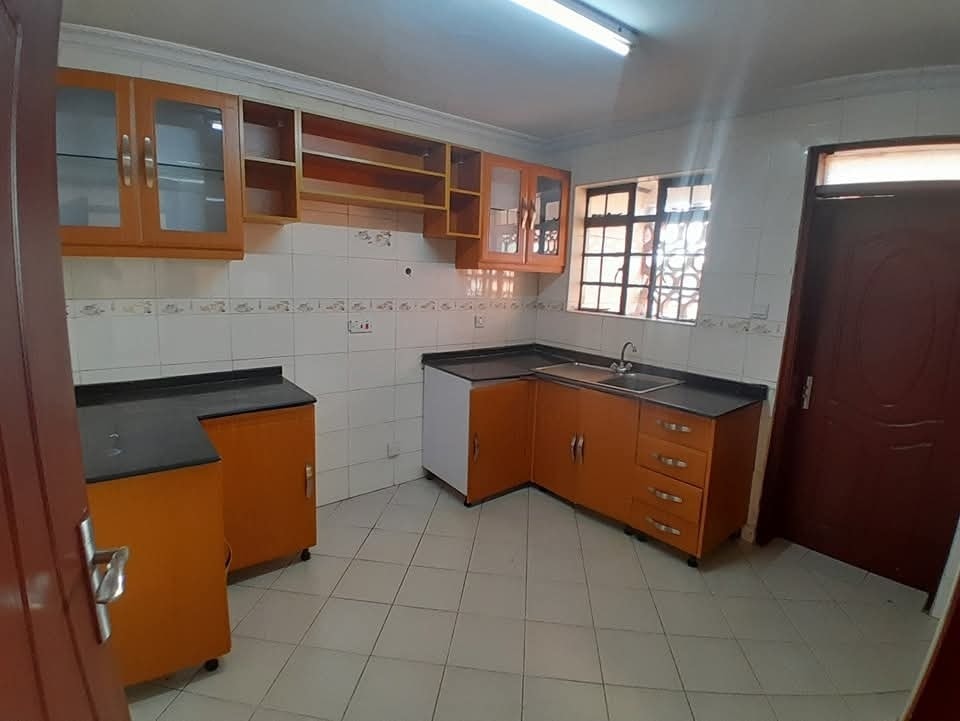Outstanding 3 bedroom apartment to let in Langata Image