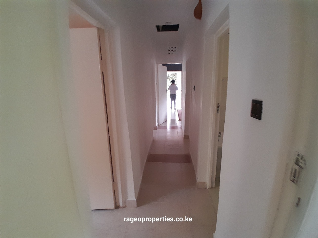 outstanding 3 bedroom bungalow to let in Karen Image