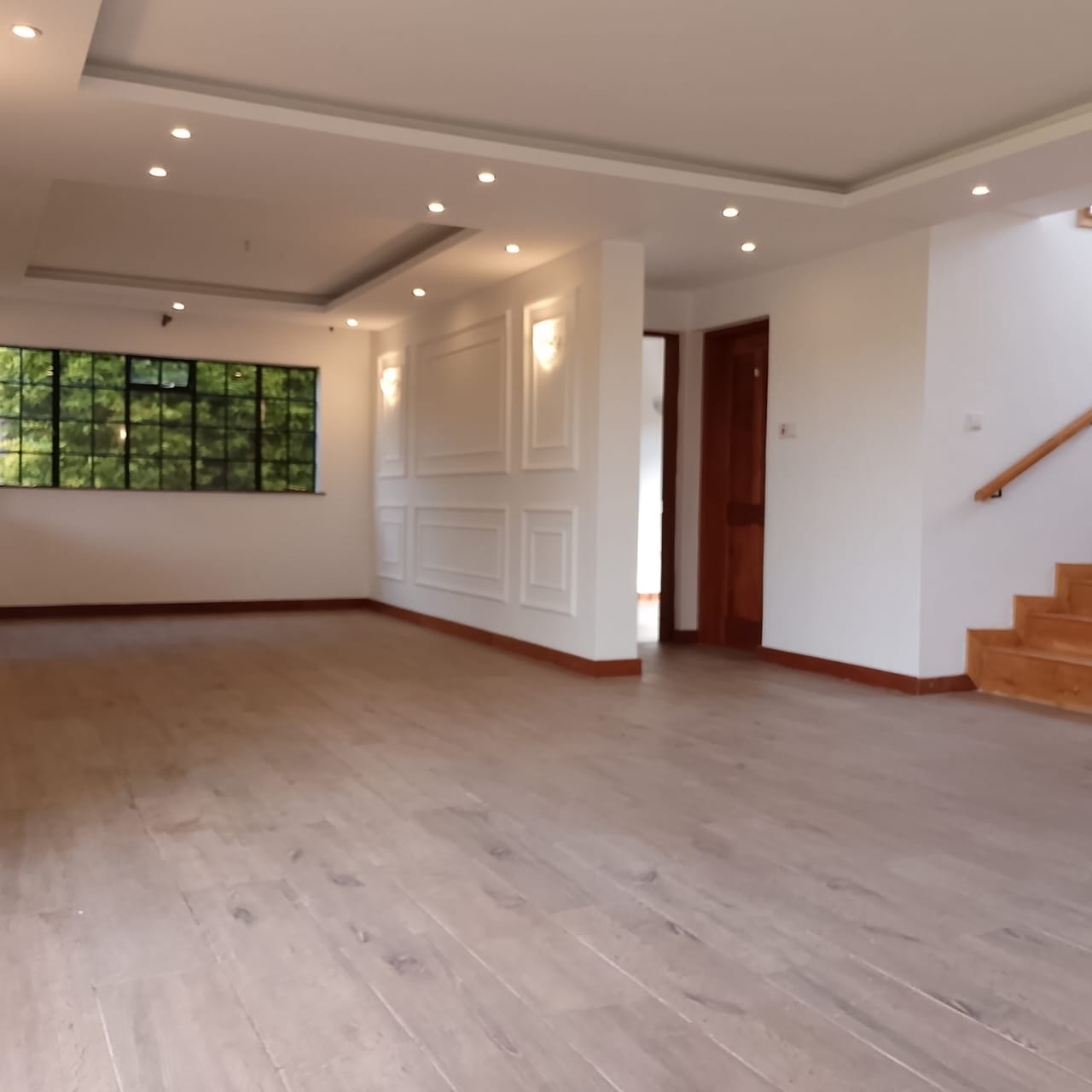 Outstanding 3 bedroom bungalow to let in Kerarapon Image
