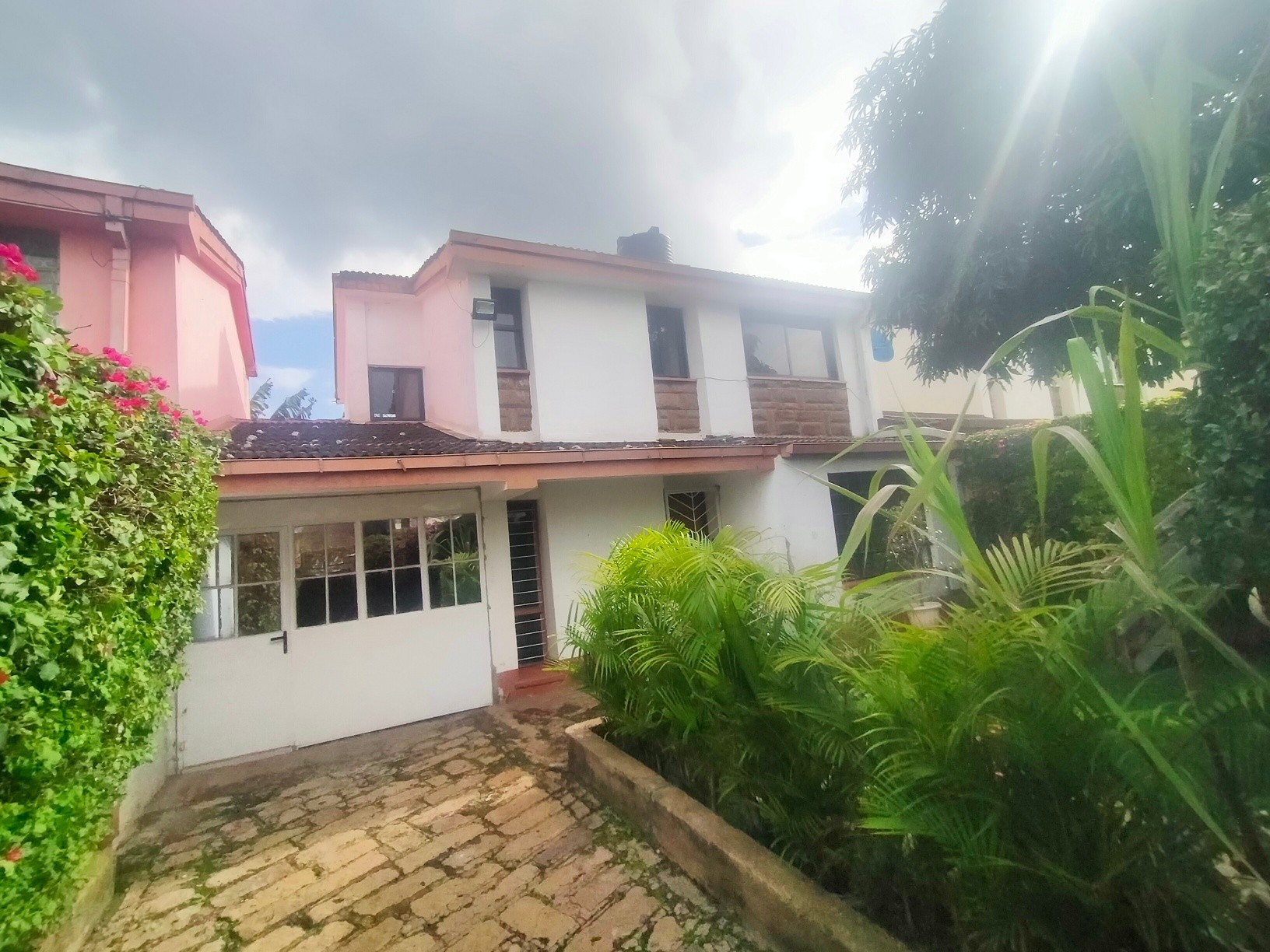 OUTSTANDING 3 BEDROOM MAISONETTE + SQ TO LET IN LANGATA Image