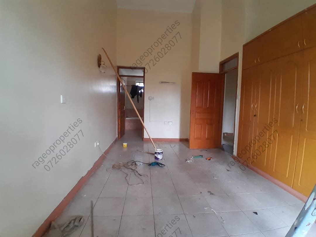 Outstanding 4 bedroom maisonette plus sq to let in Mbagathi Way Image
