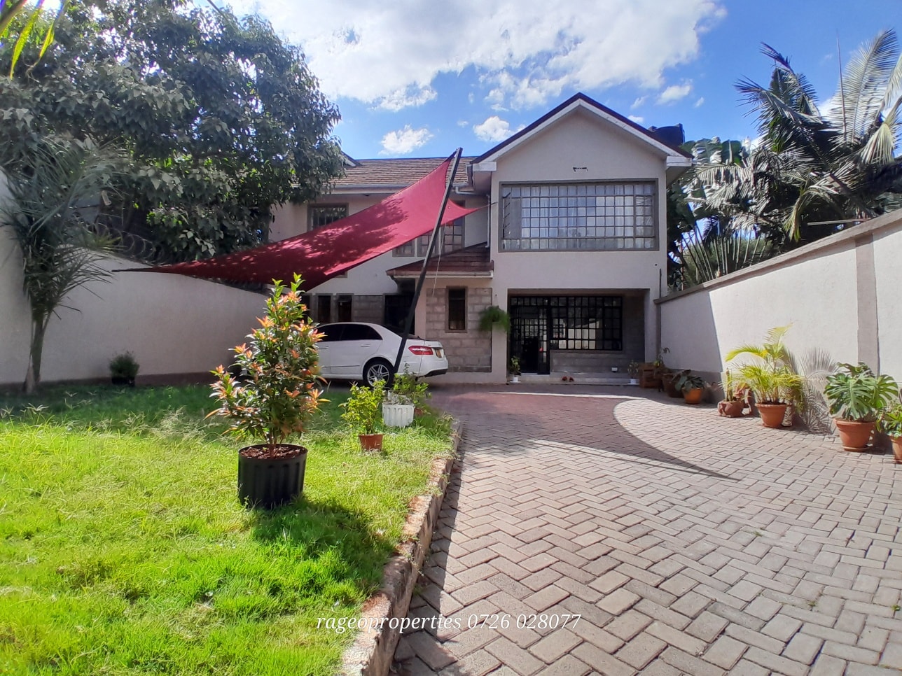 Outstanding 4 bedroom townhouse to let in karen