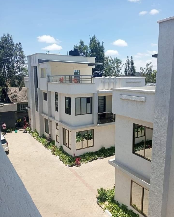 Outstanding 4 bedroom villa with sq to let Rongai