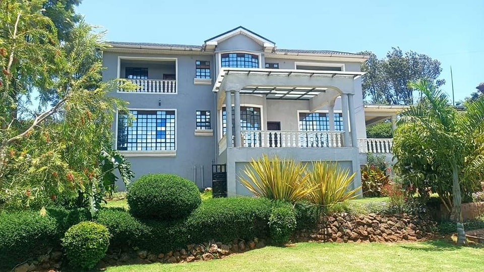 .outstanding 5 bedroom maisonette plus sq for sale in Karen ,kerarapon