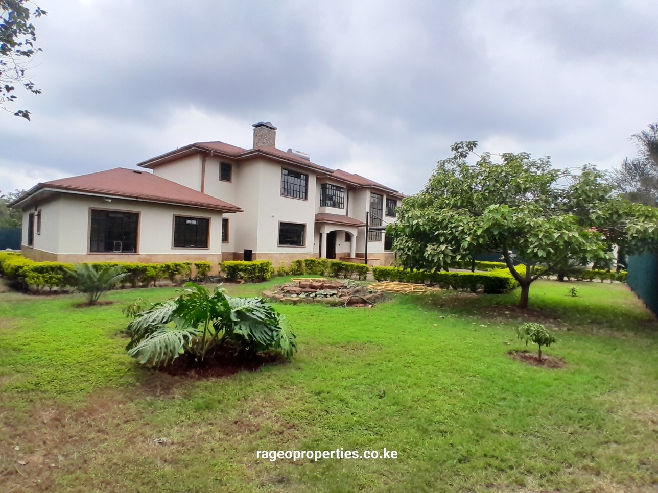 Outstanding 5 bedroom maisonette plus sq to let in karen
