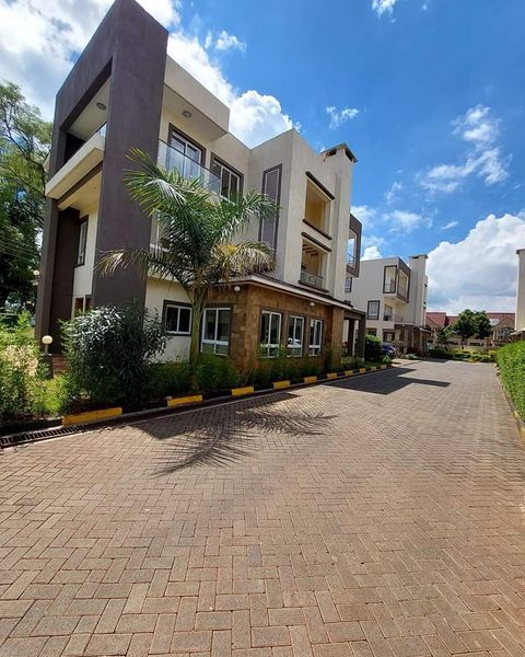 Outstanding 5 Bedroom Maisonette To Let in Lavington