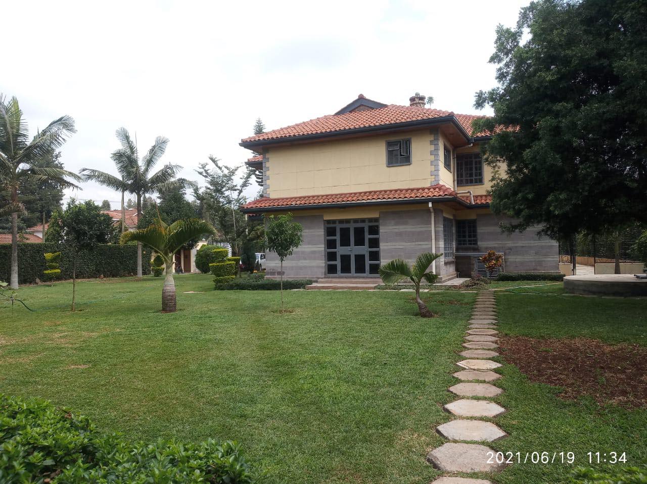 4 bedroom beautiful mansion for rent in Runda