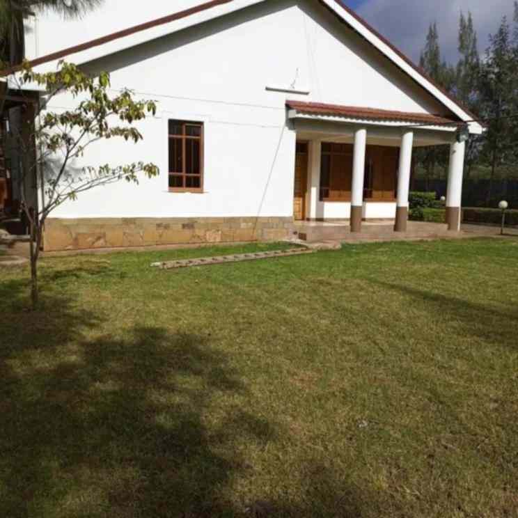 2 bedroom bungalow for rent in Karen