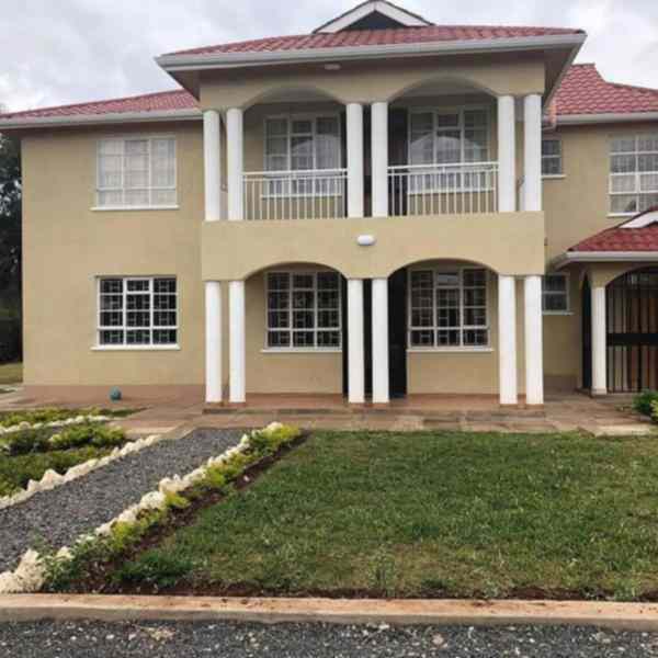 3 bedroom in a shared compound for rent in Karen