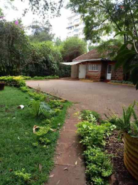 4 bedroom bungalow for rent in Westlands Brookside