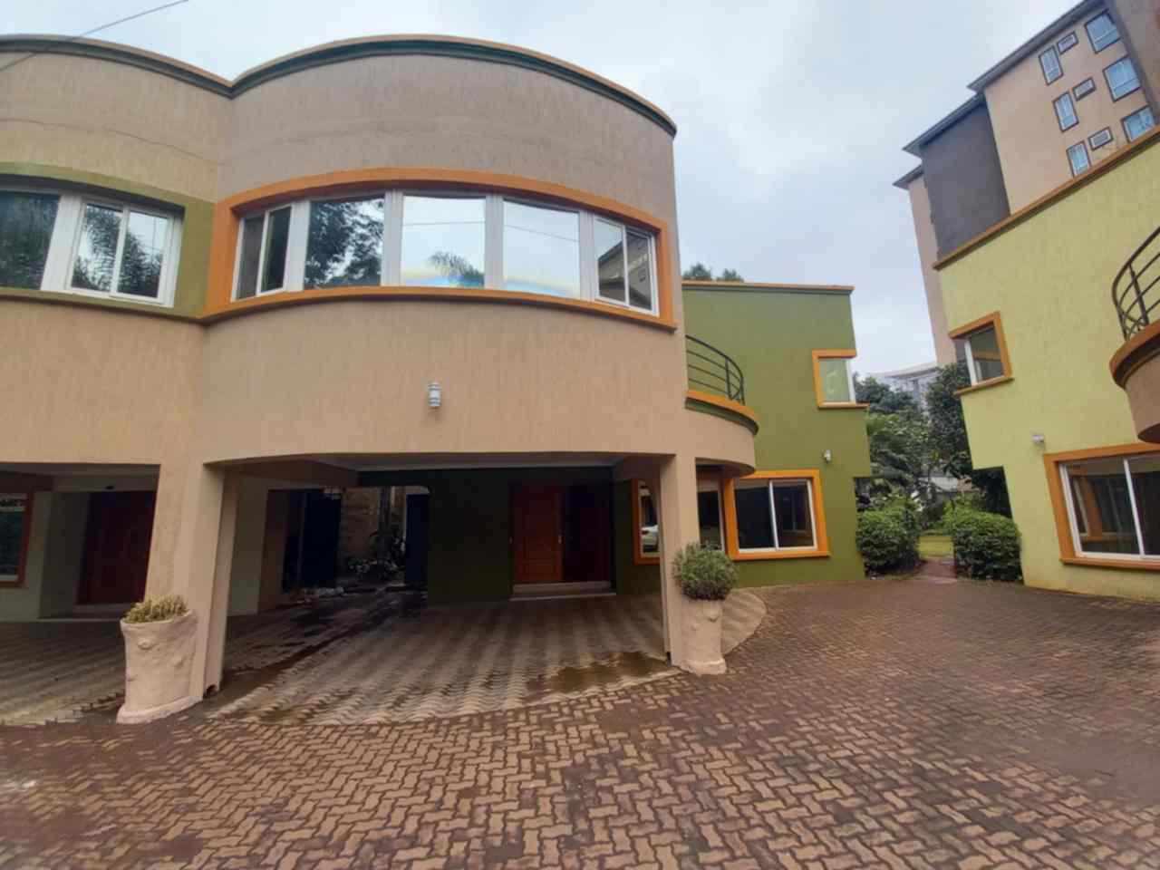 4 bedroom house for rent in Westlands Riverside