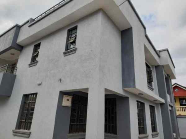 4 bedroom house for sale along Kenyatta road