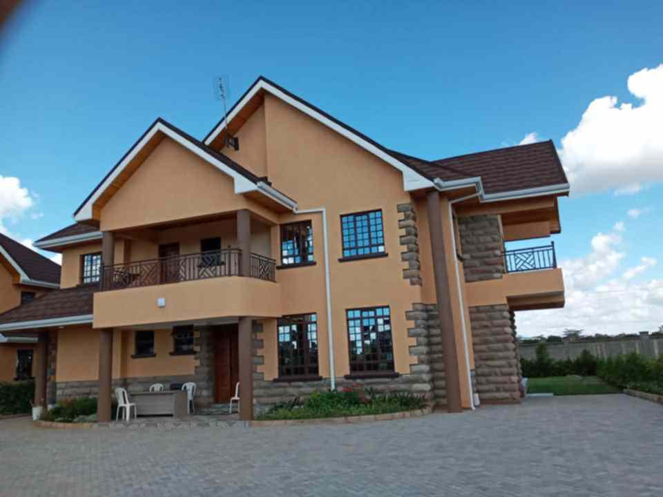 4 bedroom house for sale along Kenyatta road