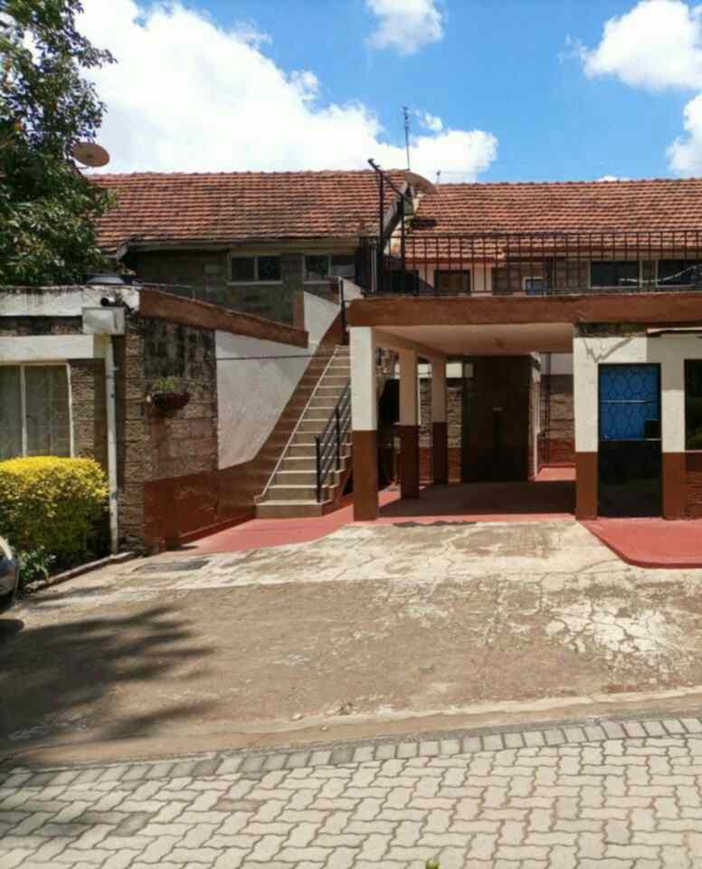 4 bedroom own compound for rent in Kilimani