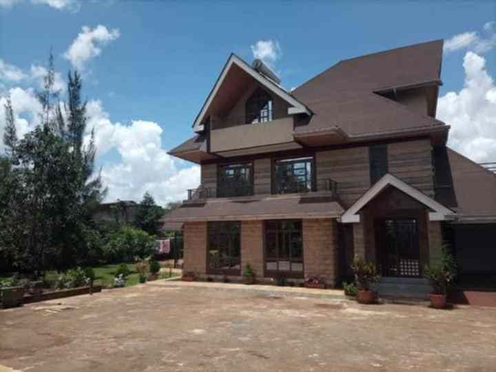 4 bedroom villa for rent off Kenyatta road