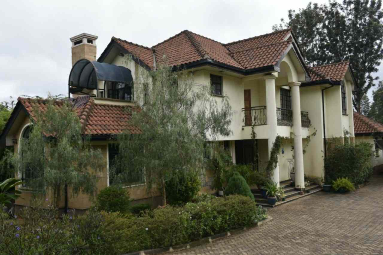 5 bedroom mansion for rent in Karen