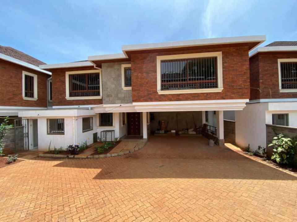 5 bedroom townhouse for rent in Spring Valley