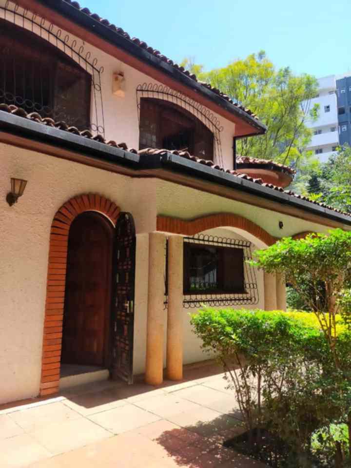 6 bedroom house for rent in Lavington