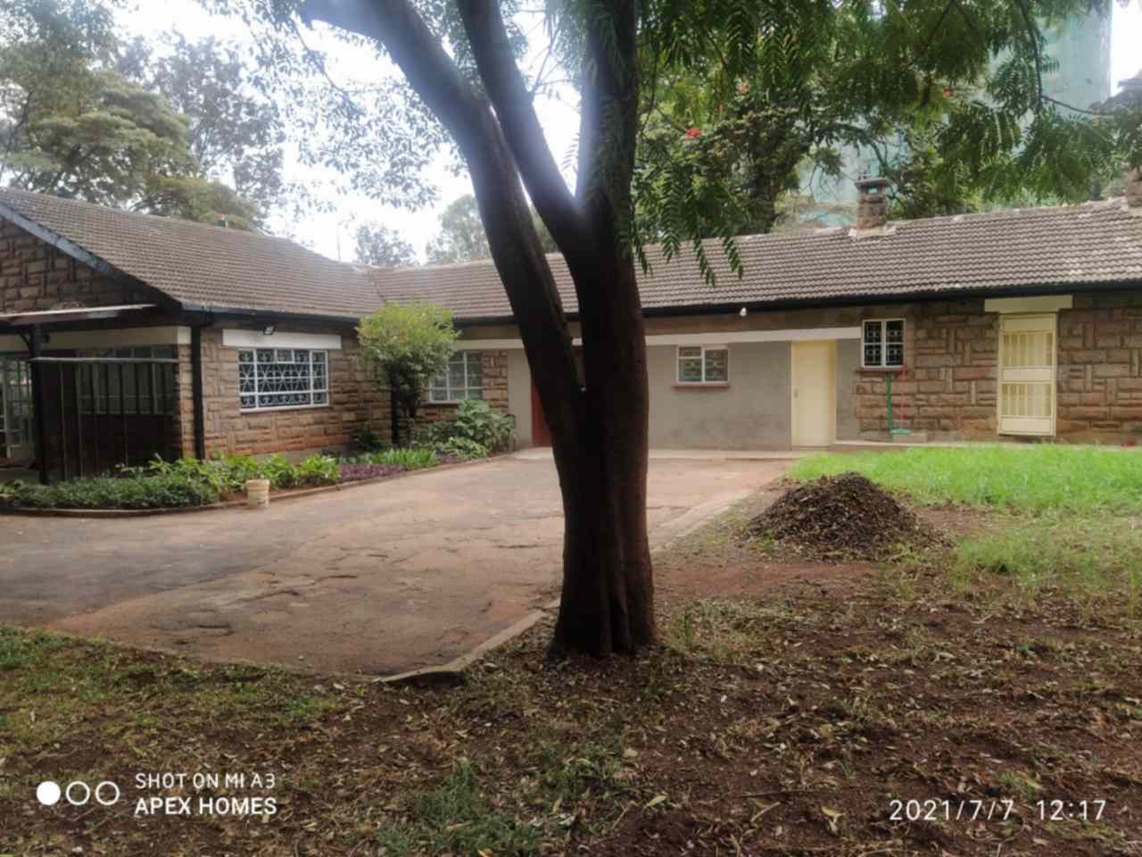 6 bedroon own compound for rent in Kileleshwa