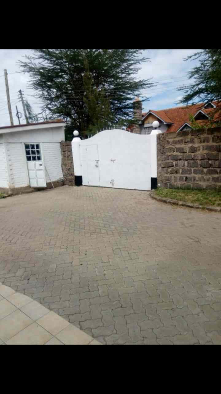 Four bedroom mansion to let in Syokimau