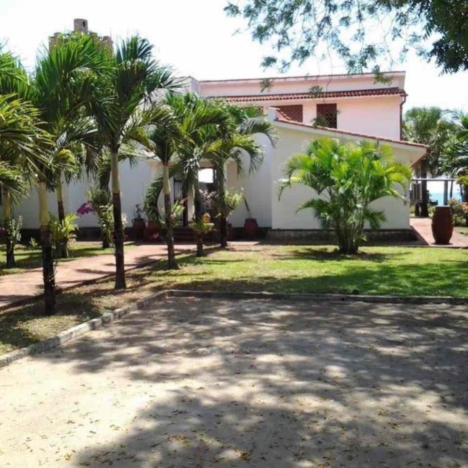 Kilifi Bofa Beach House Property for sale