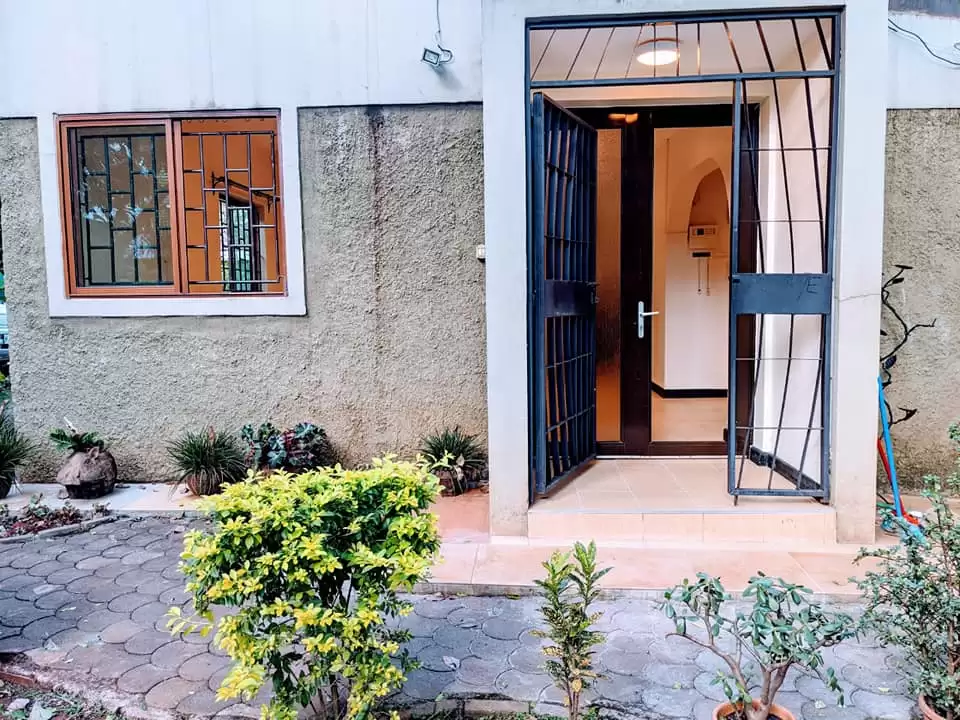 2 bedroom guestwing house for rent in Westlands Image