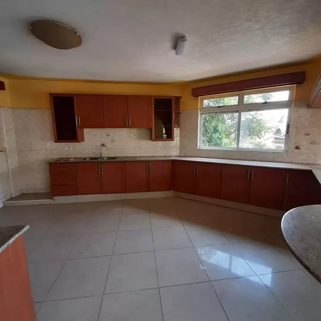 3 bedroom bungalow for rent in Kileleshwa Image