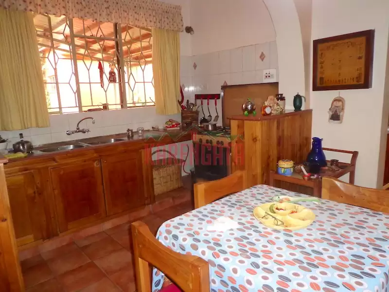 3 bedroom standalone with an apartment for sale in Kileleshwa Image